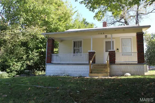 703 Fairview AVE, Alton, IL 62002