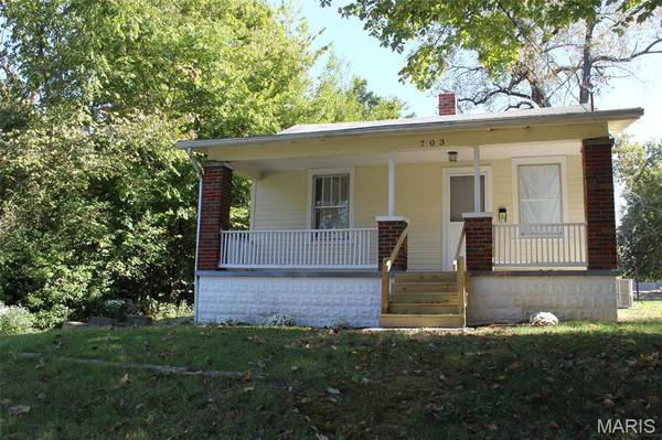 703 Fairview AVE, Alton, IL 62002