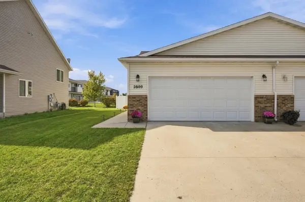 2809 UMBER CT S, Fargo, ND 58104