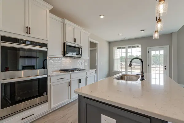 200 Easter Lilly Way, Smyrna, TN 37167
