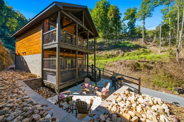 253 Silverbell Ln, Gatlinburg, TN 37738