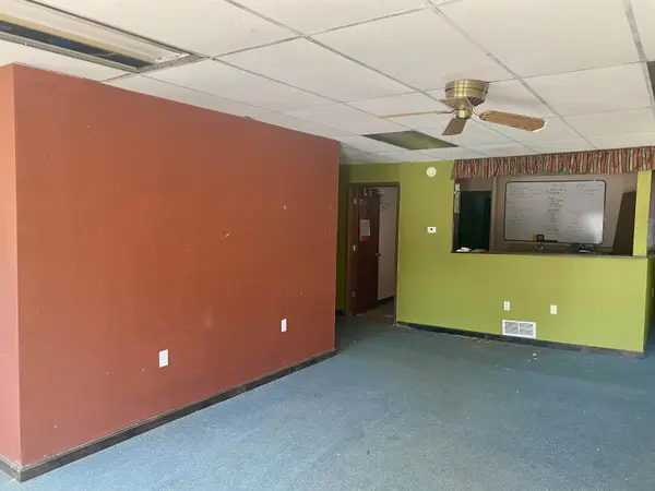 220 W 5th, Belle Plaine, KS 67013