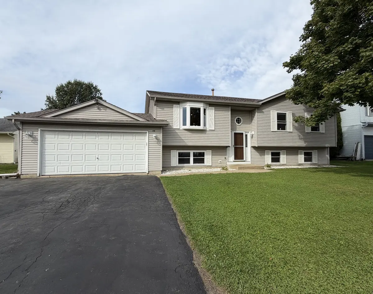 219 NEWPORT TRL, Mchenry, IL 60050