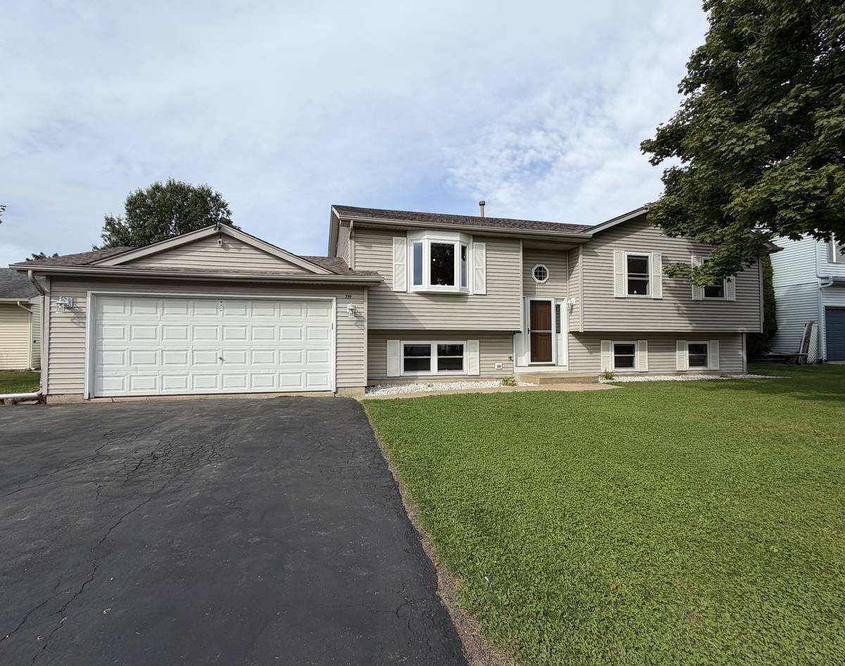 219 NEWPORT TRL, Mchenry, IL 60050