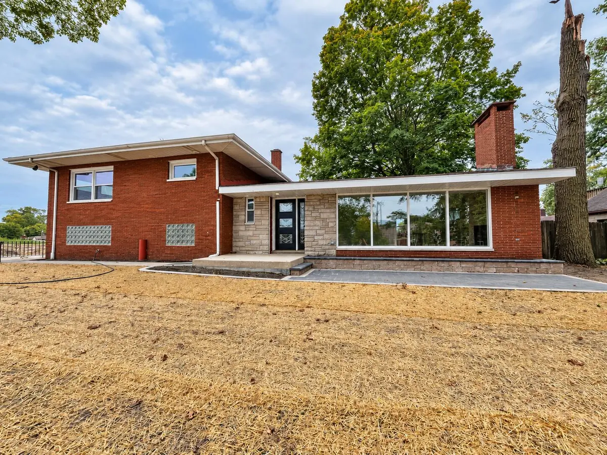 3330 Ridge Road, Highland, IN 46322