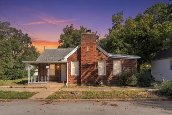 838 Ottawa ST, Leavenworth, KS 66048