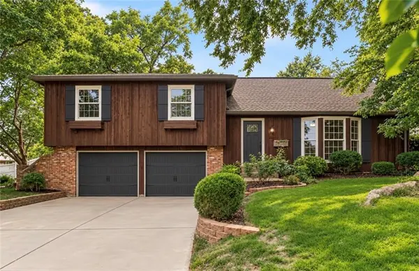 10006 Linden ST, Overland Park, KS 66207