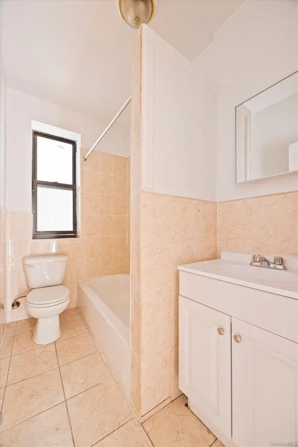 645 Barretto ST #3J, Bronx, NY 10474