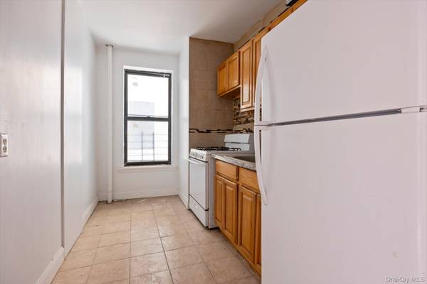 645 Barretto ST #3J, Bronx, NY 10474