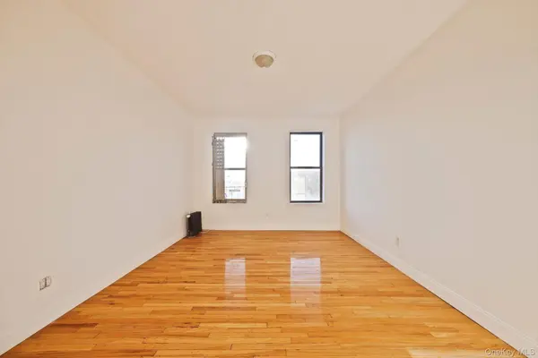 645 Barretto ST #3J, Bronx, NY 10474