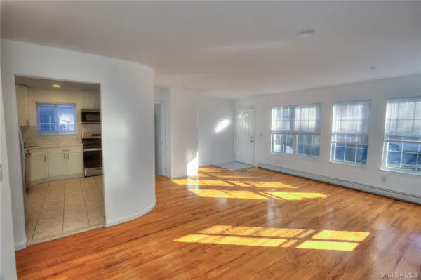 57 Dunwood RD #A, Port Washington, NY 11050
