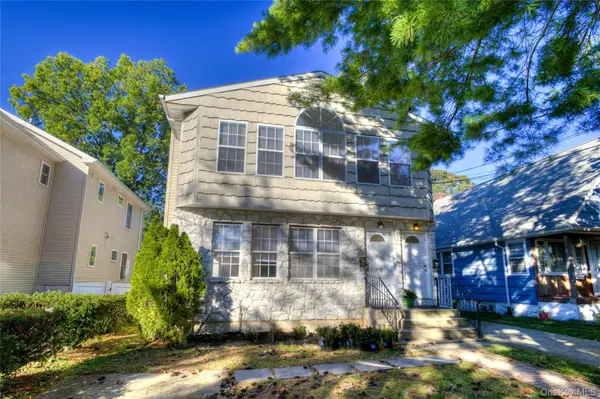 57 Dunwood RD #A, Port Washington, NY 11050