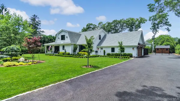99 Beach RD, Westhampton Beach, NY 11978