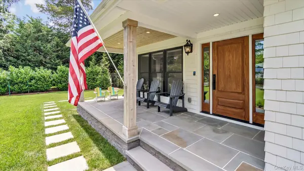 99 Beach RD, Westhampton Beach, NY 11978