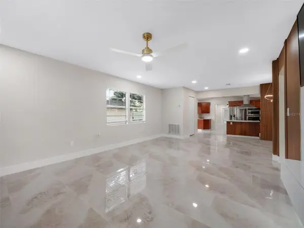 6801 N CLEARVIEW AVE, Tampa, FL 33614
