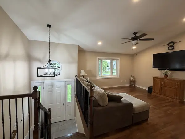 219 NEWPORT TRL, Mchenry, IL 60050