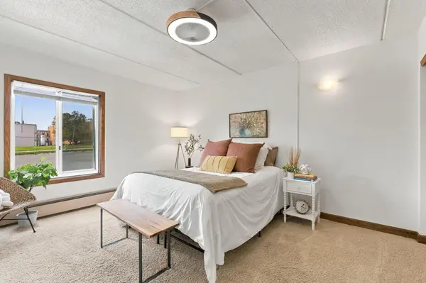 329 Geneva AVE N #307, Oakdale, MN 55128