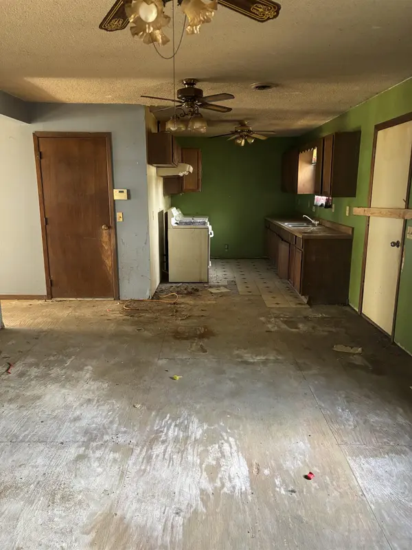 311 E 8th St, Wellington, KS 67152