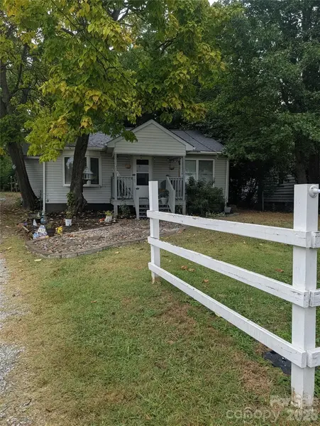 111 Englewood DR, Archdale, NC 27263