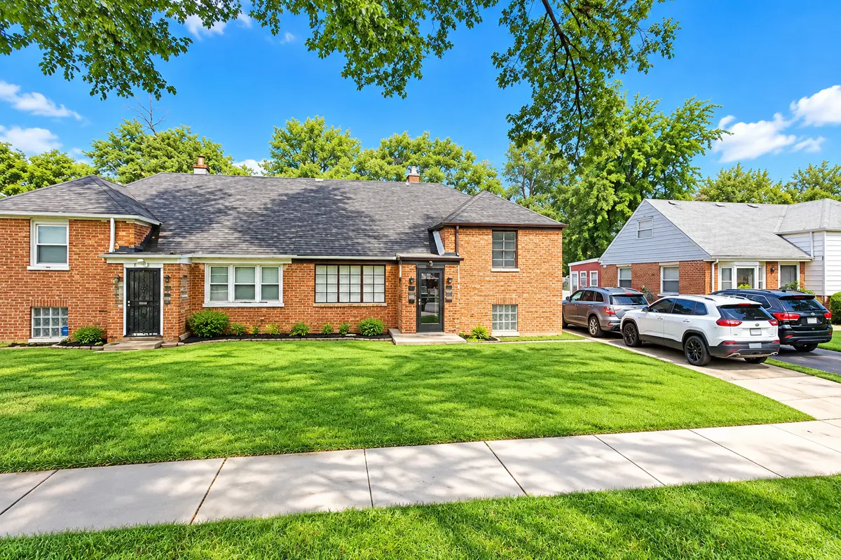 9666 S Brennan AVE, Chicago, IL 60617