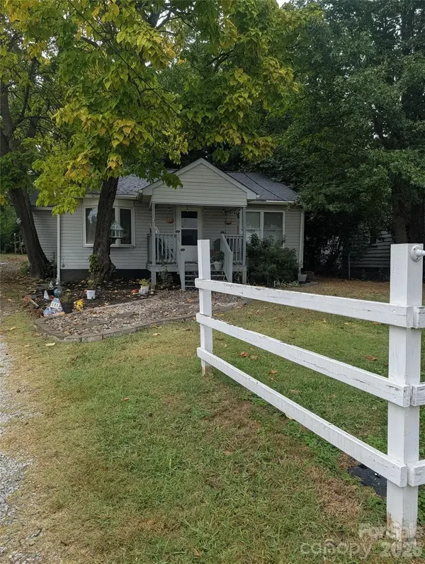 111 Englewood DR, Archdale, NC 27263