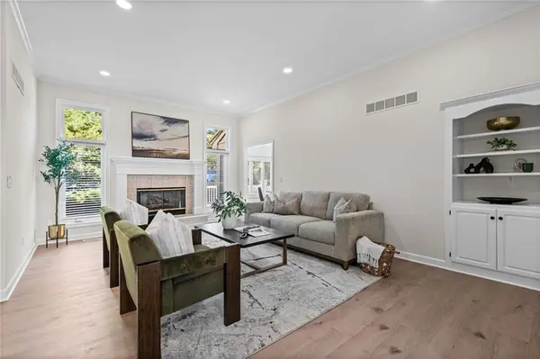 510 NW Ashurst PL, Lee's Summit, MO 64081