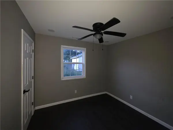221 E 2nd AVE, Garnett, KS 66032