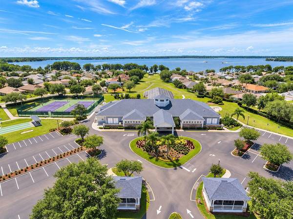 3300 SARATOGA DR, Tavares, FL 32778