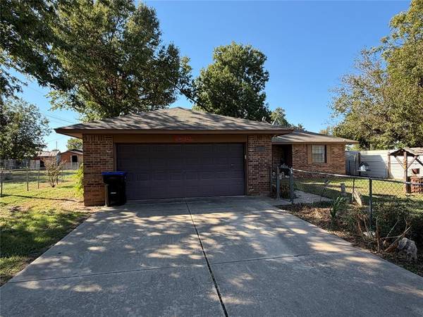 305 SW 8th ST, Minco, OK 73059