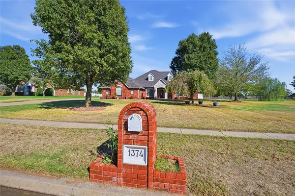 1374 Hidden Valley LN, Choctaw, OK 73020