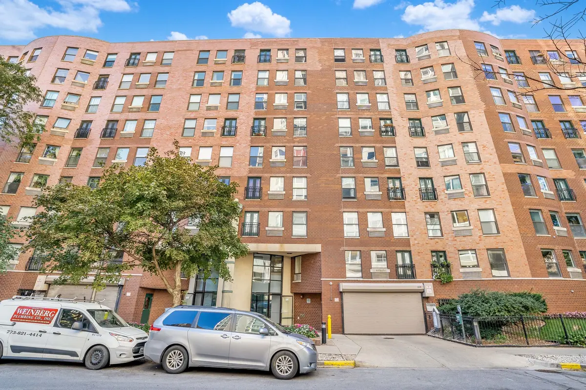 711 W Gordon TER #813, Chicago, IL 60613
