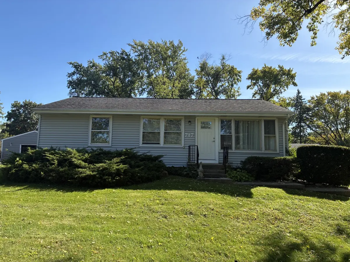 717 Riedy RD, Lisle, IL 60532