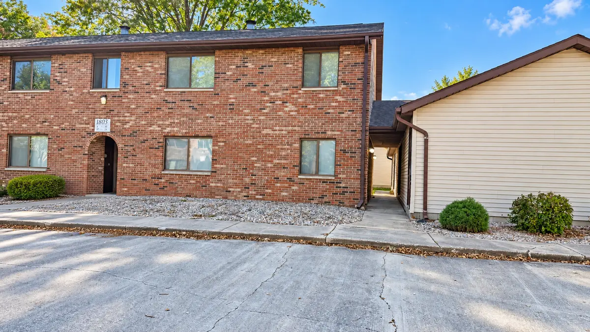 1803 Oliver DR #4, Urbana, IL 61802