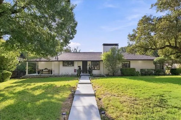 1805 Ems Road E, Fort Worth, TX 76116