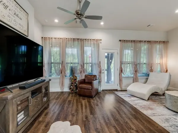 921 Hearthside Way, Mckinney, TX 75071