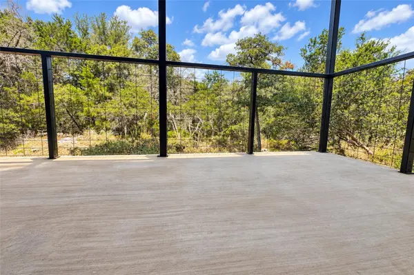 400 Shady Bluff DR, Wimberley, TX 78676