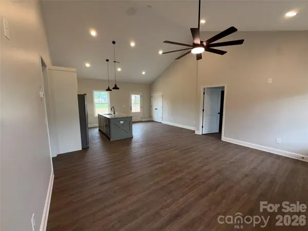 5096 Bloomfield EST SW, Granite Falls, NC 28630