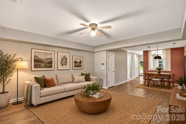 505 Carlyle WAY, Asheville, NC 28803
