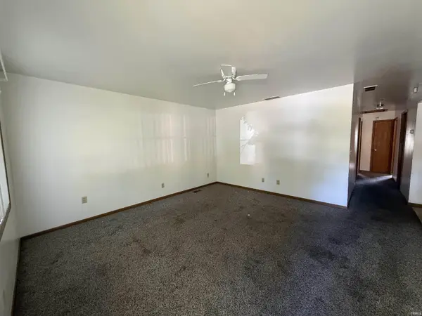 932 S Elliott ST, Evansville, IN 47713