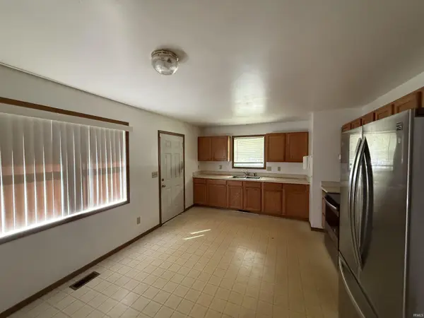 932 S Elliott ST, Evansville, IN 47713
