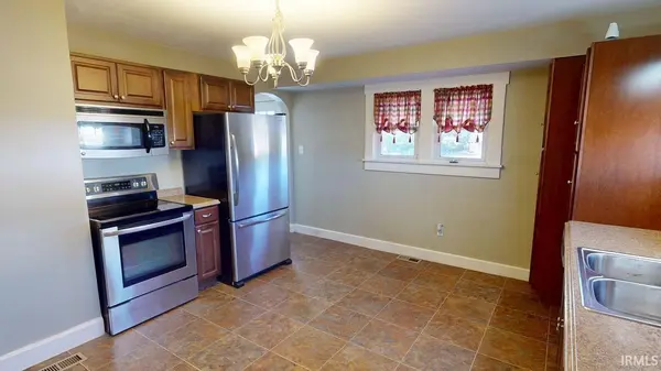 802 3rd AVE, Jasper, IN 47546