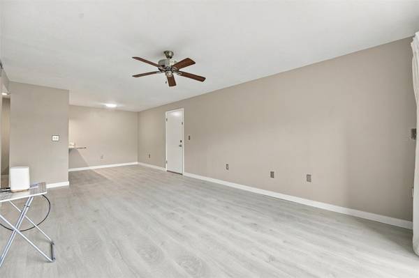 3265 BENEVA RD #104, Sarasota, FL 34232