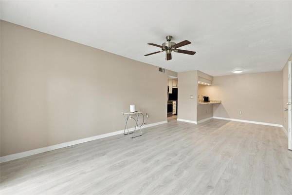 3265 BENEVA RD #104, Sarasota, FL 34232