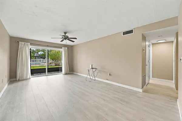 3265 BENEVA RD #104, Sarasota, FL 34232