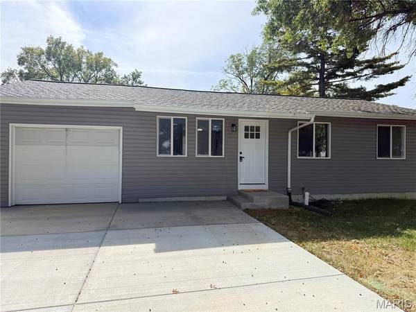 800 Flora AVE, Warrenton, MO 63383