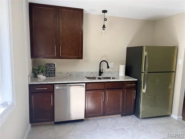 800 Flora AVE, Warrenton, MO 63383