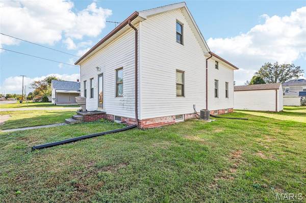 108 E 2nd South ST, Mount Olive, IL 62069
