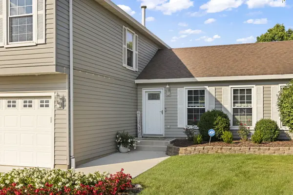 1901 CLYDESDALE DR, Wheaton, IL 60189