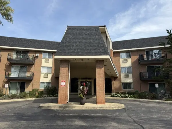 1198 Royal Glen DR #120E, Glen Ellyn, IL 60137