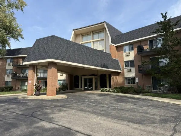 1198 Royal Glen DR #120E, Glen Ellyn, IL 60137